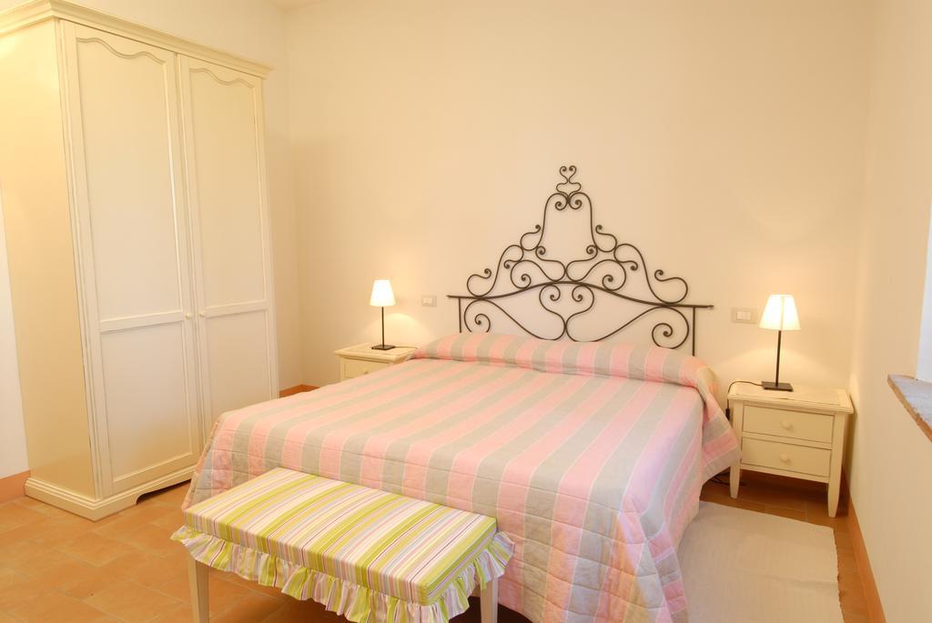 Agriturismo Tenuta Conti Faina Fratta Todina Pokoj fotografie